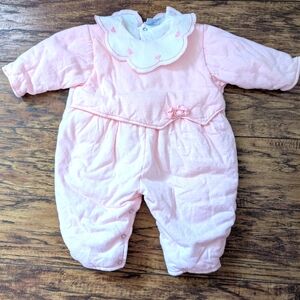 💥3/$24‎ Vintage Itsy Bitsy Pink Snow Suit With Embroidered Detail